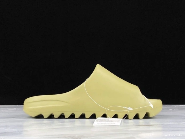 'Resin' Yeezy Adidas Slides FX0494 0806